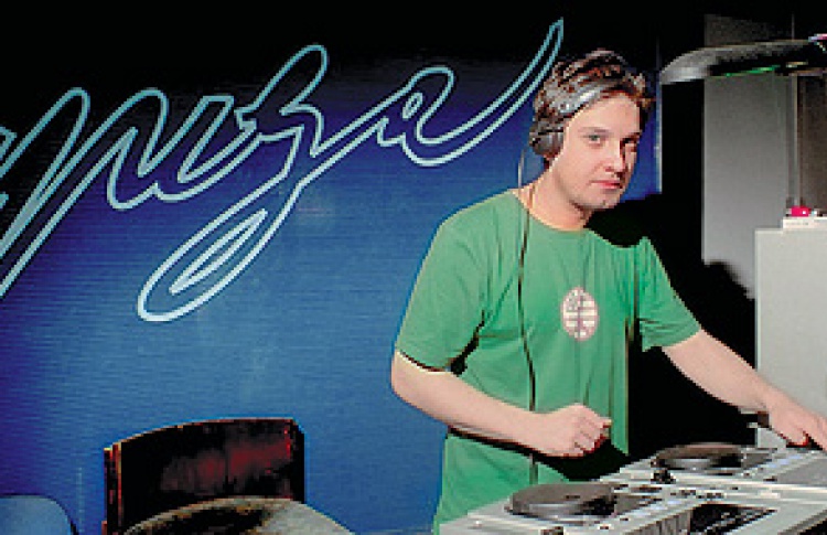 Absolut Revive Cerrone: DJs Uho, Feelgood
