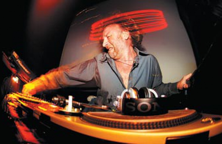 Old Skool Party - The Hacienda: DJ Питер Хук (Великобритания)