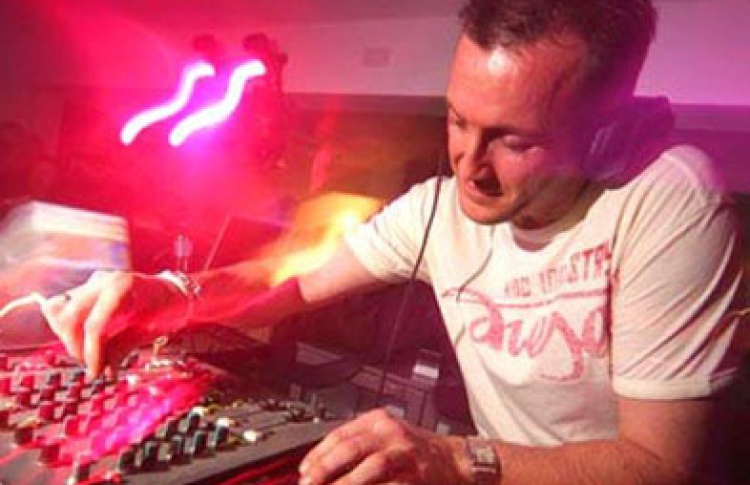 Fierce Angel: DJs Martin Wright (Великобритания), Max, Антон Денисов, Looch, Max Ruby