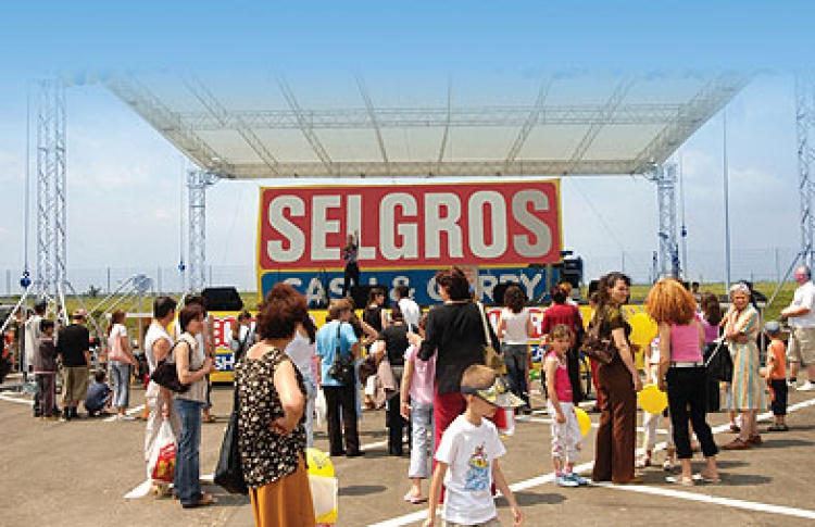 Центр оптовой торговли "Selgros" приглашает