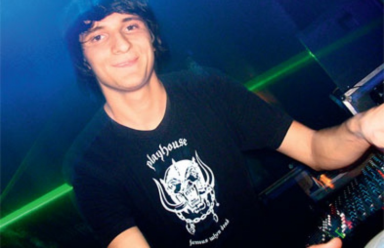 Sunrise: DJs Педро, Раду, Рареш (все - Румыния), Abelle & Beekeeper