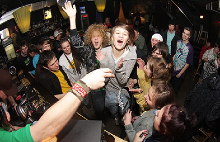 Cream Party x Sneaker.ru vol.4. DJs Pablo D, Митя Golkaksokol, Vinegretta (rock), H-alk, Benji, Blaze Faces (hip-hop)