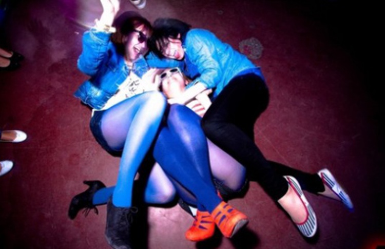 Escapizmo. Live: Twices, DJs Spacerider, Hummingbird, Cynique, Super Nintendo (post-punk, french touch, techno, house)