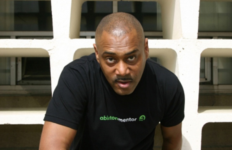 Roots United meets Mike Huckaby