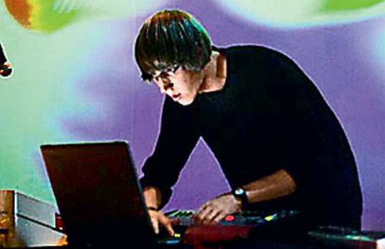 The Muzik: Dorian Concept (live, Австрия), DJs Miracle Libido vs Low Bob, Algorythmik