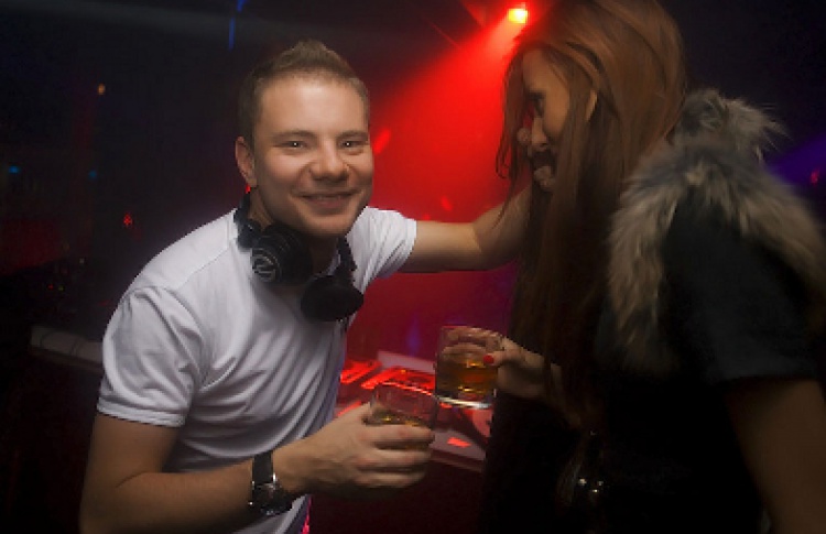 Halloween Vampire Party's. Black Diamond Secret: DJs Хавьер Рамирес (Испания), Smash, Юра, Иван Скретчин, Соболев, Вартан