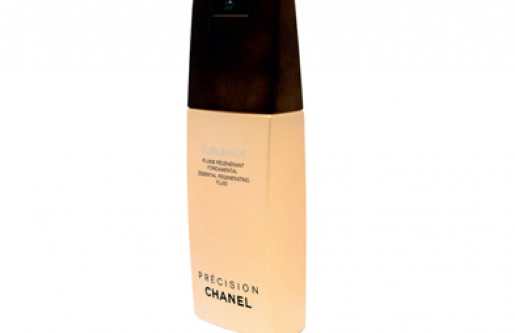Время назад с Chanel Essential Regenerating Fluid