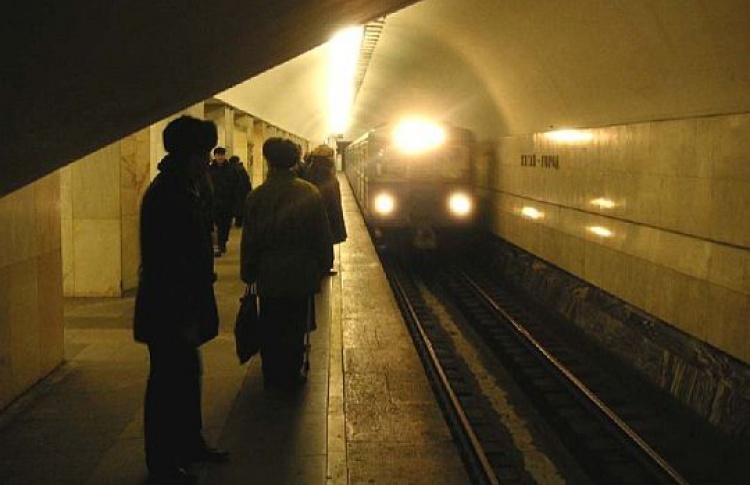Метро и наземный транспорт на Пасху будут работать дольше