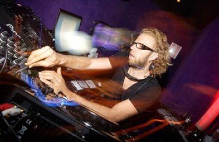 DJs Malik Alary (Hotel Costes, Франция), Eric Duvalet, Виталик