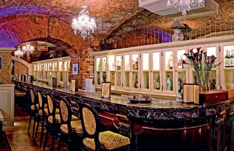 Tommy D Lounge bar