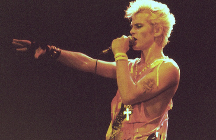 В рамках летней части своего тура, выступит легендарный Billy Idol