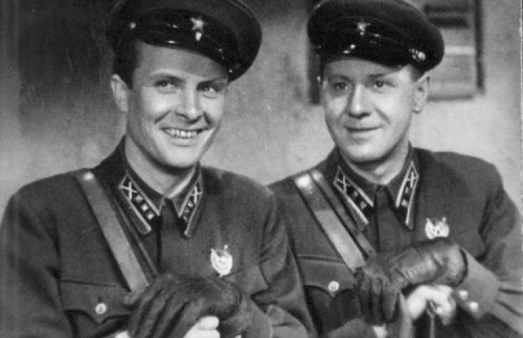 В шесть часов вечера после войны