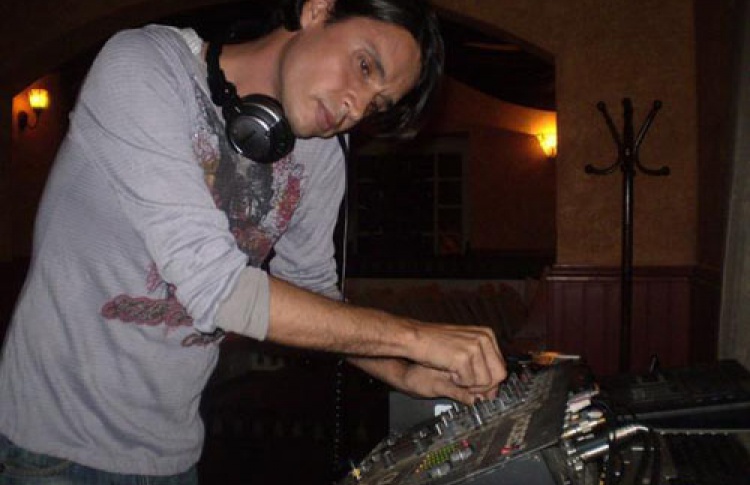 Открытие нового сезона загородной клубной жизни c Paradise Beach Bar & Pacha. DJ Mario Sylleros (PACHA Moscow)