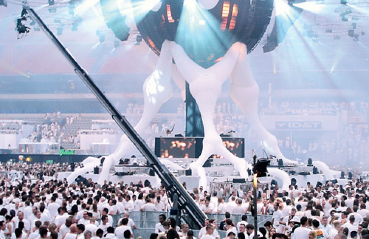 Sensation. The Ocean Of White
