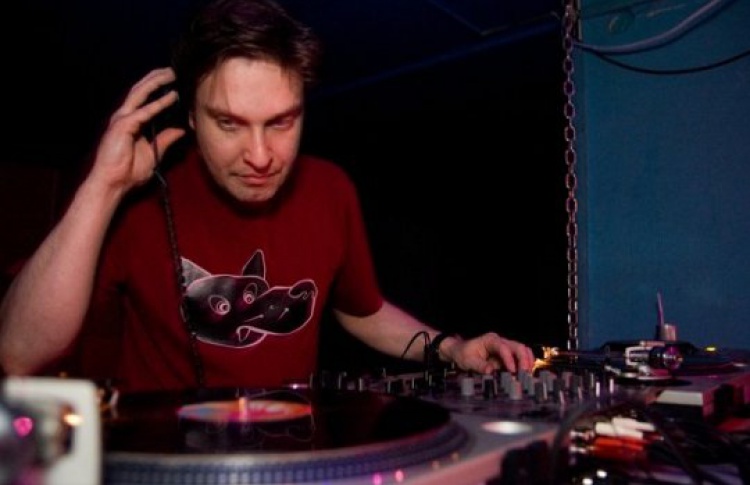 Chillout Sessions: DJ Ухо, De Mantra
