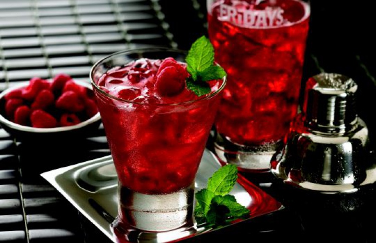 Семь новых коктейлей в сети ресторанов Fridays