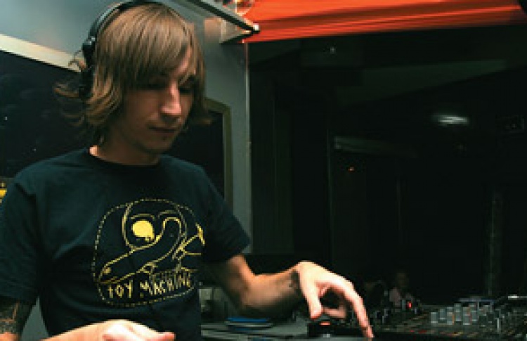 Minimal Party. DJs Чиж (клуб Mix, Москва), Oira, Vaness, A.Super, Mako