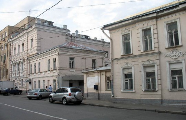 За выходные снесли усадьбу Алексеевых