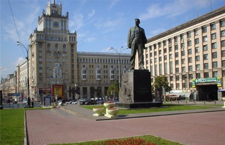 На Триумфальной площади построят гараж