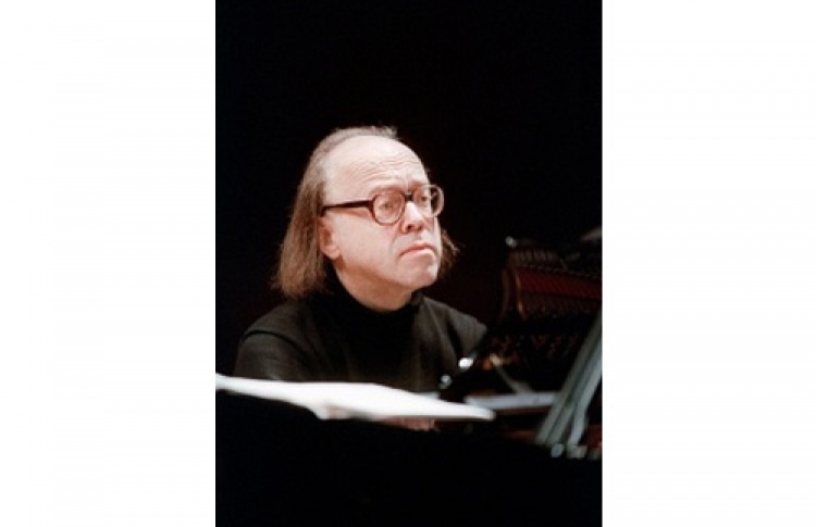 Валерий Афанасьев (фортепиано)