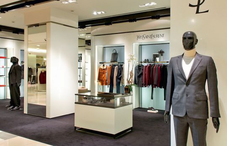 Новый корнер Yves Saint Laurent