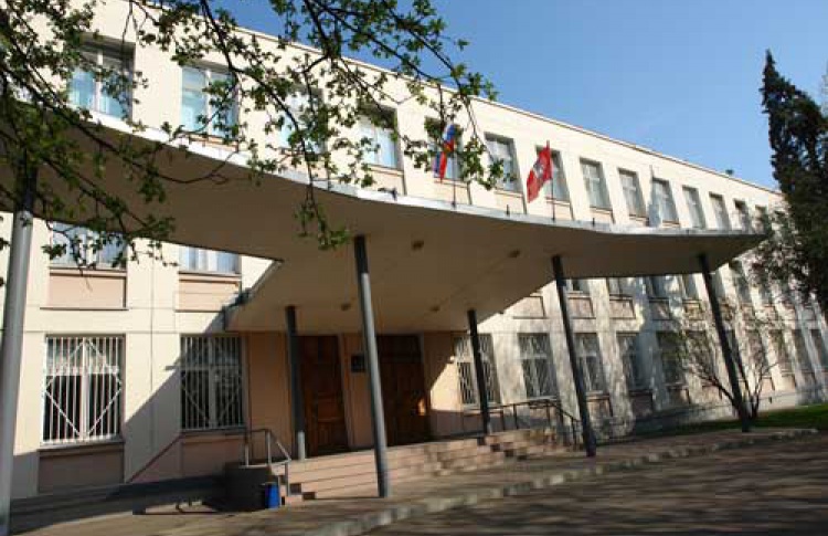 Кто соскучился по школе, может в субботу попасть в любую из них