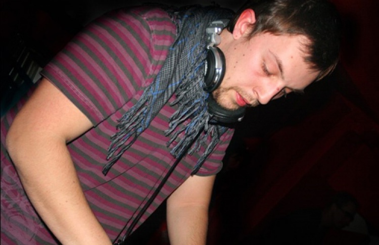 Halloween в стиле Ураган: DJ Sahaj
