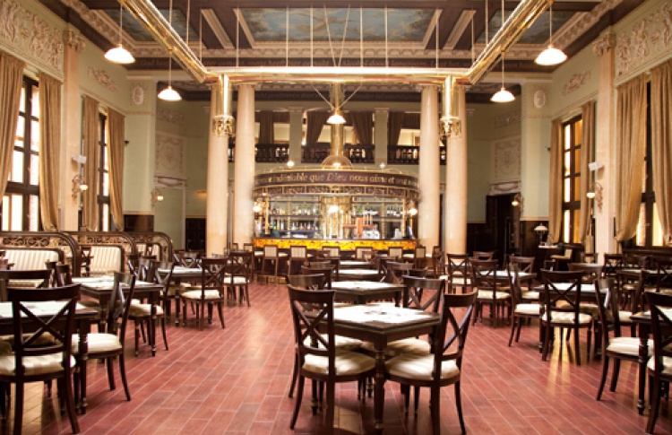 В Brasserie de Metropole