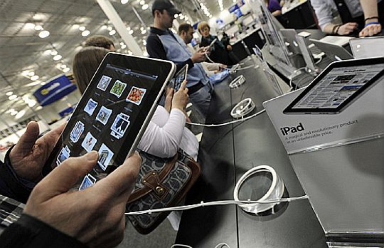 iPad 2 стал ближе к Москве теперь он в Европе