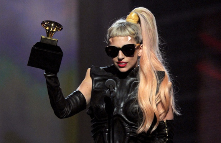 Леди Гага выложила в сеть свой альбом Born This Way