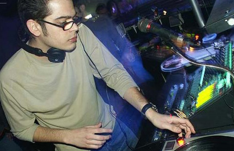 Olmeca Gold Fever. Afrojack (Нидерланды), Alex Gaudino, Brian Cross (Испания) в сопровождении вокалистов Rozalla и Robert Ramirez, DJ Toper, Gove