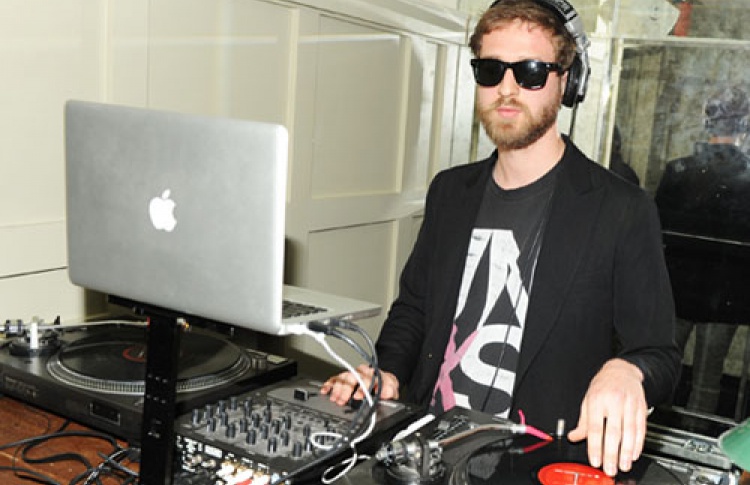 DJ Lincoln Madley (DJ Bouji, США)