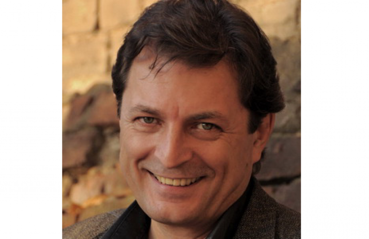 Валерий Новиков