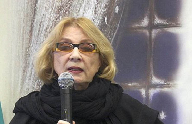 Алла Демидова