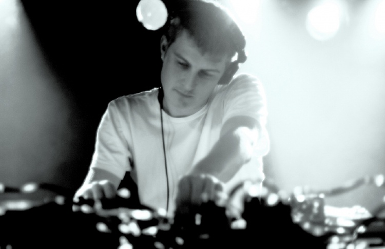 DJs Addison Groove, Jon Convex