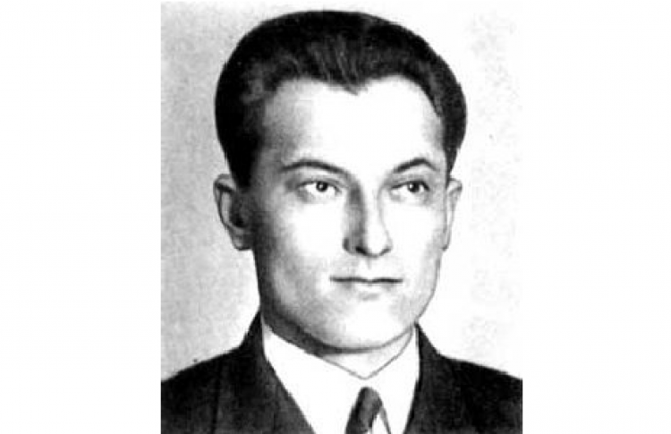 Евгений Петров
