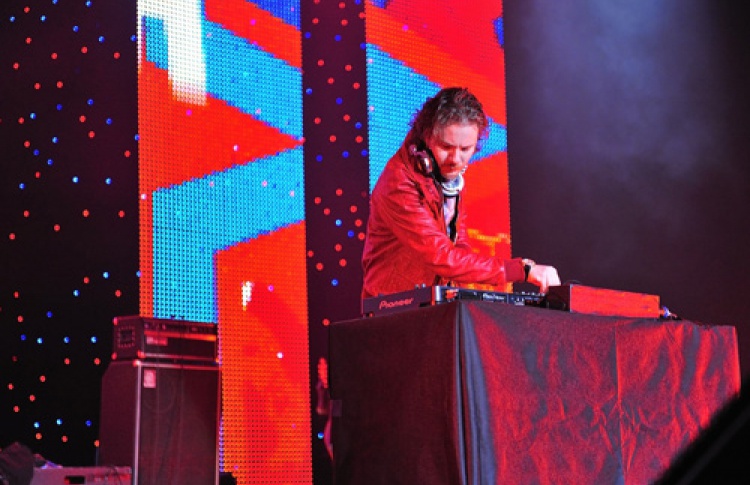 Big Love Show 2012! Дима Билан, Deepside Deejays, Serebro, Сергей Лазарев, DJ Smash, Mishelle&Randi, Dan Balan, Aura Dione, Винтаж, Тимати, Митя Фомин, Нюша, Джиган, Юля Савичева, Nikita, Вика Крутая, Банд'Эрос, 5ivesta Family, Мак'Sим, Вика Дайнеко, Иракли, Тимур Родригез, T-Killah, Марсель