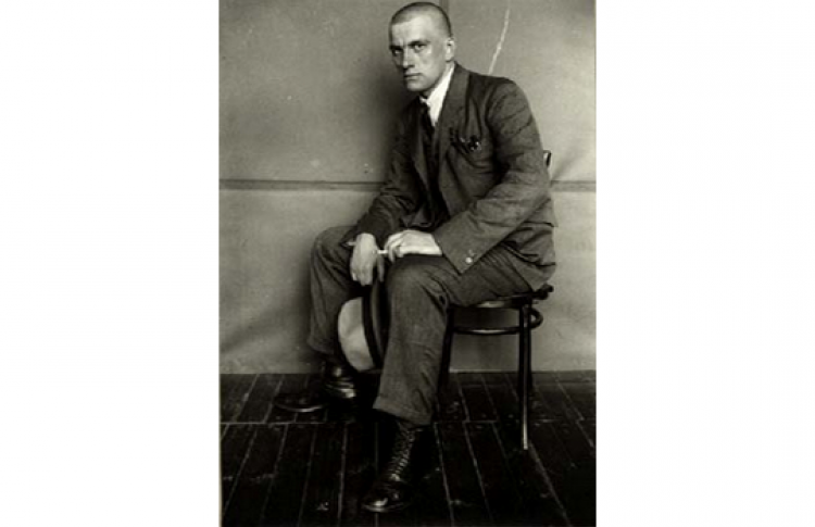 Маяковский. Коллекция фотографий (1896-1930)