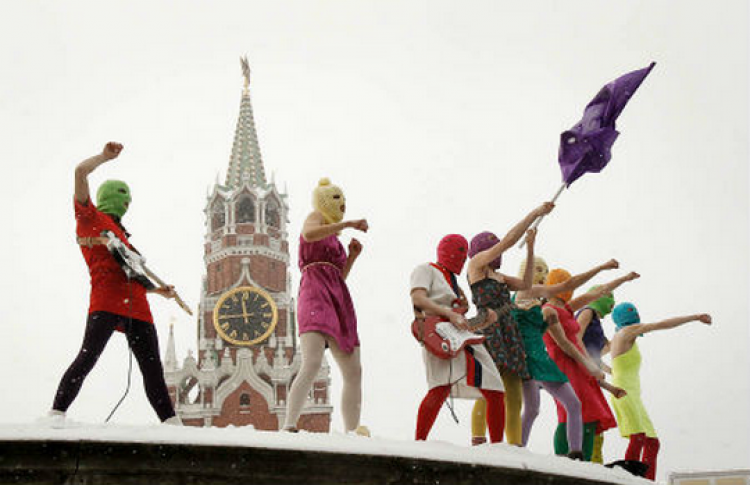 Акционизм от Осмоловского до Pussy Riot
