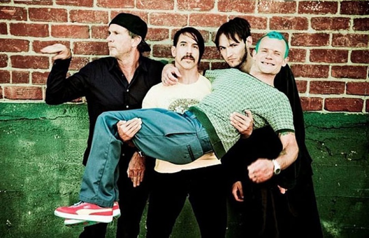 Новые песни Red Hot Chili Peppers можно скачать бесплатно