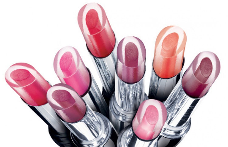 Avon выпустил помаду в оболочке из прозрачного геля