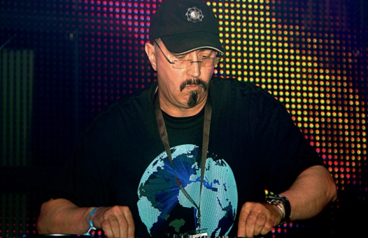 DJ Джон Моралес