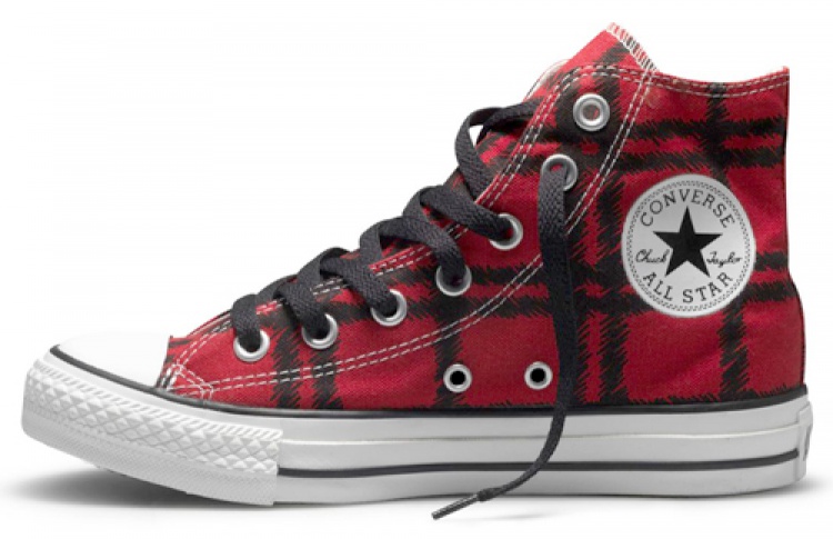 500 рублей при покупке любой пары кед Converse в Fabulous the Store