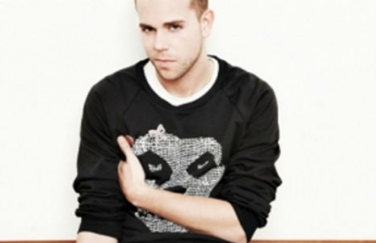 M83