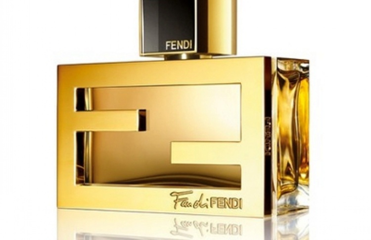Подарок с покупкой от марки Fendi