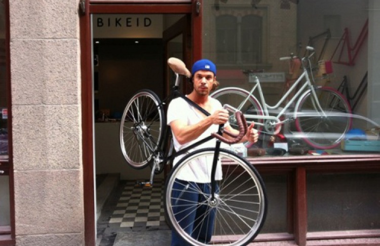 Tour de friends