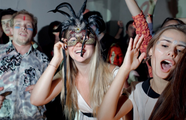 Time Out представляет: Huena party