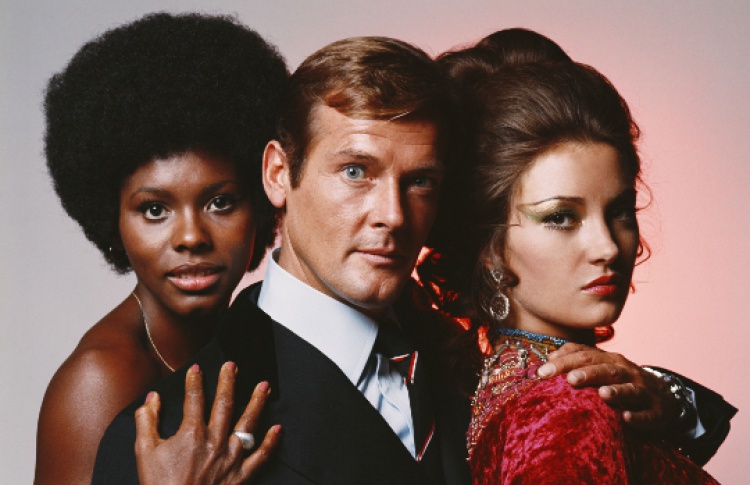 Bond comes to Tsevtnoy