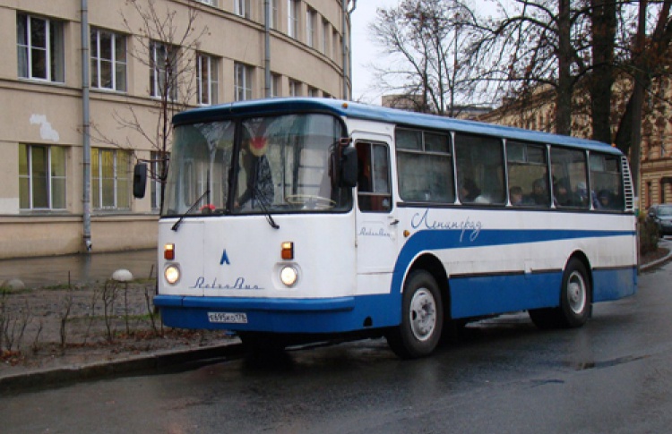 Уличный квест "Ретрорейс"