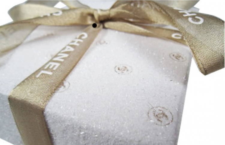 Бесплатная подарочная упаковка для покупок в Beauty Boutique Chanel